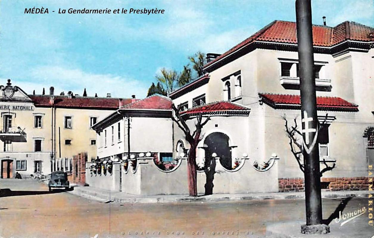 Medea - Gendarmerie et Presbytere.jpg